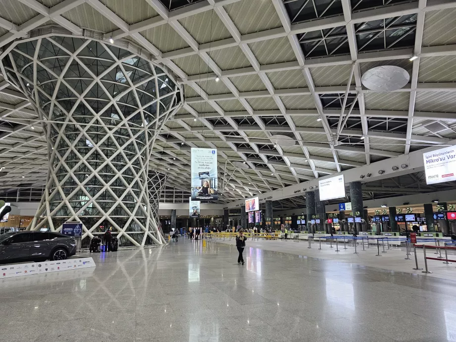 Стійки реєстрації, внутрішній термінал