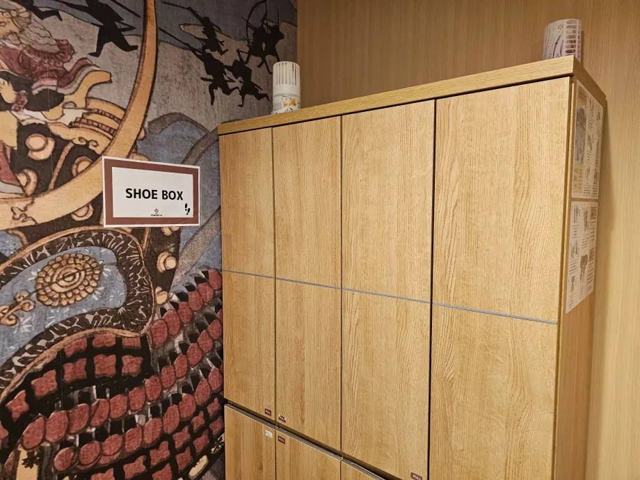 Шафка для взуття