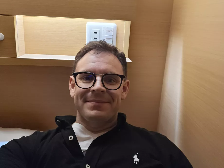 Я лежу в капсулі