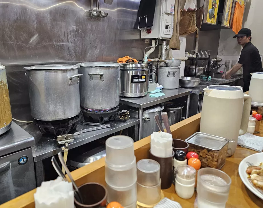 Hinoya Curry, кухня