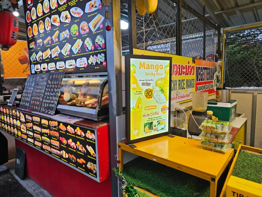 Нічний ринок Ламай