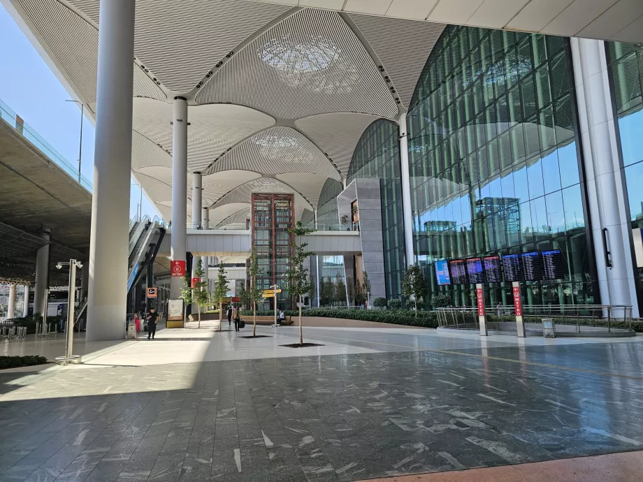 прибуття в аеропорт Стамбул