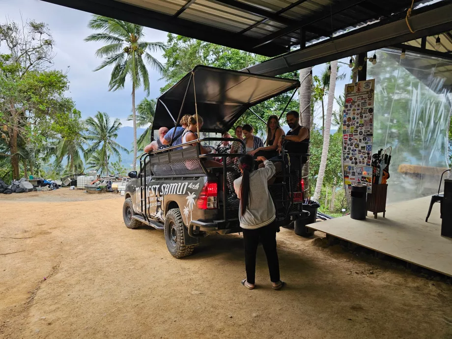 Транспортування джипів до Перекривного каменю 2