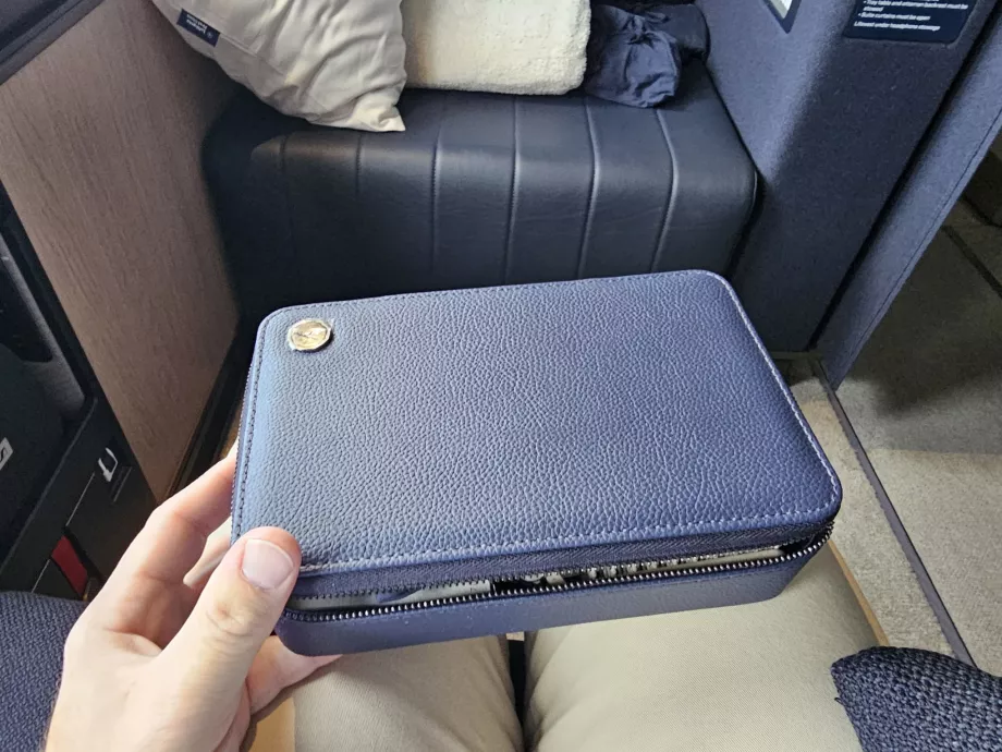 Набір побутового приладдя