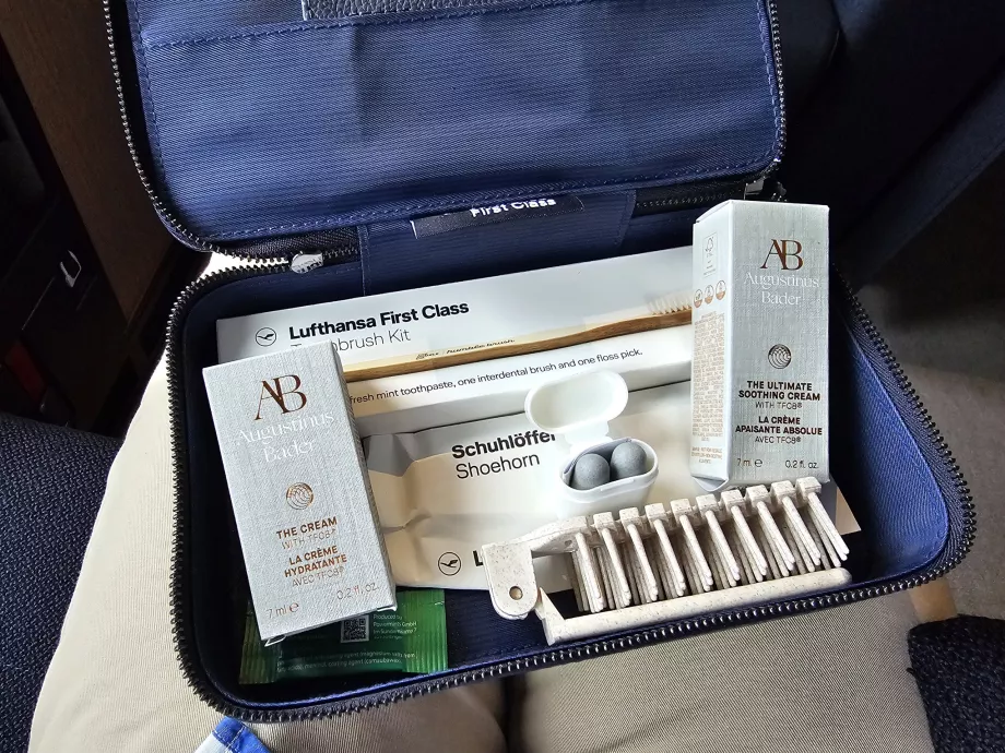 Набір побутового приладдя