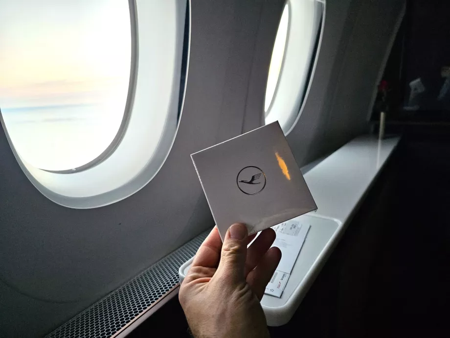 Прощальна коробка цукерок