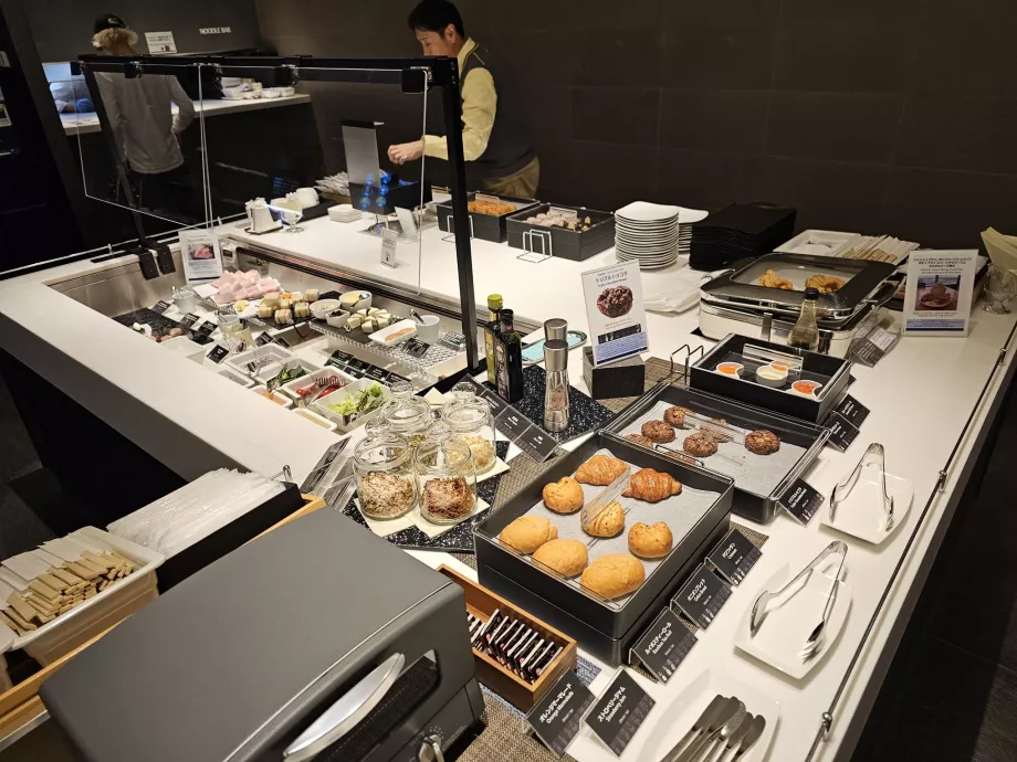 Прохолодні напої в буфеті