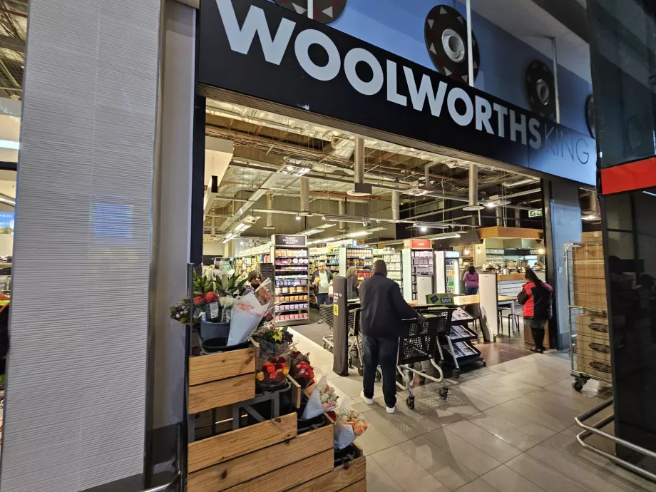 Супермаркет Woolworths, громадська зона