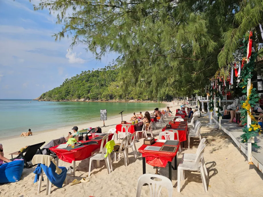 Салатний пляж