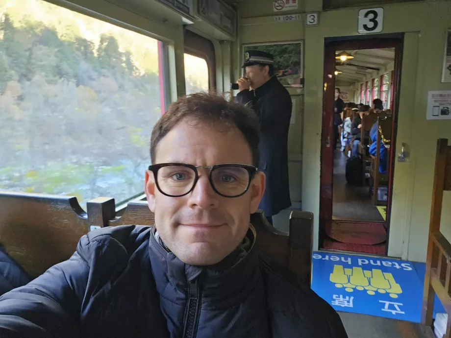 Я в романтичному поїзді Сагано