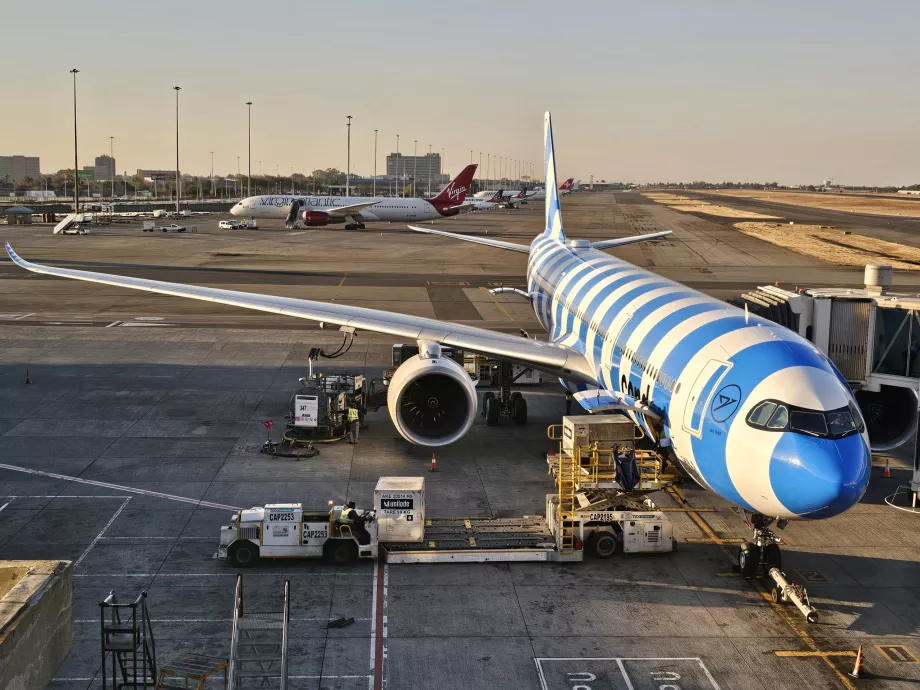 Airbus A330-900 в аеропорту Йоганнесбурга