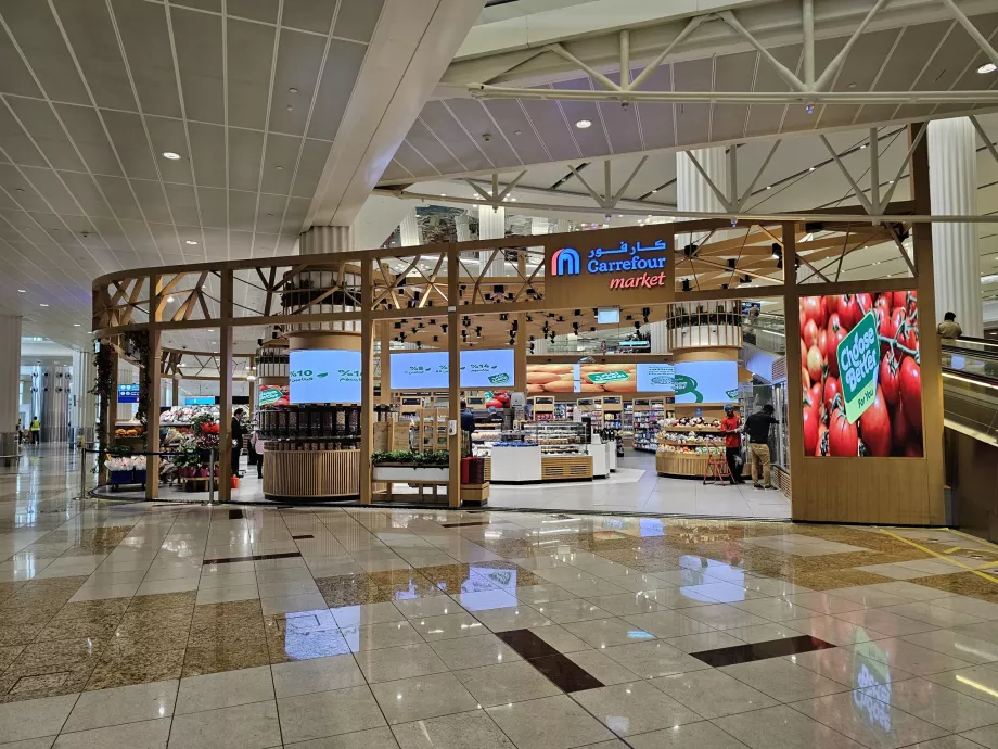 Carrefour, громадська зона, термінал 3
