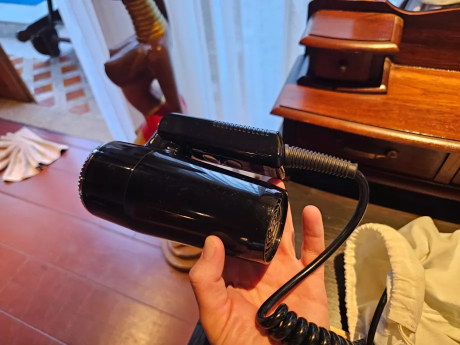 Фен для волосся