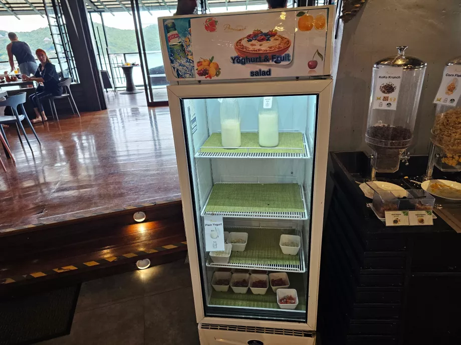 Сніданок: молоко та каша