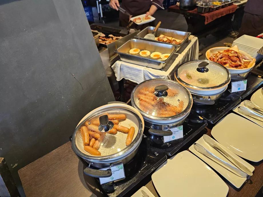 Сніданок: гаряча їжа