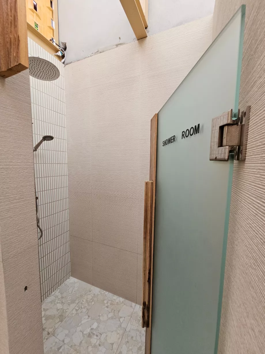 Пляж Рін Най, безкоштовні душові кабіни