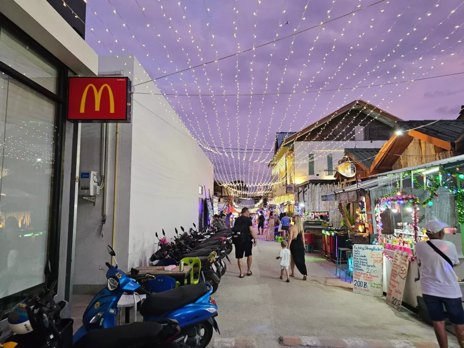 Пішохідна вулиця Хаад Рін