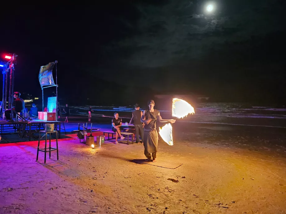 Вечірка повного місяця