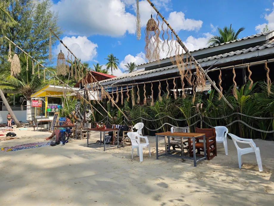 Салатовий пляж, ресторан