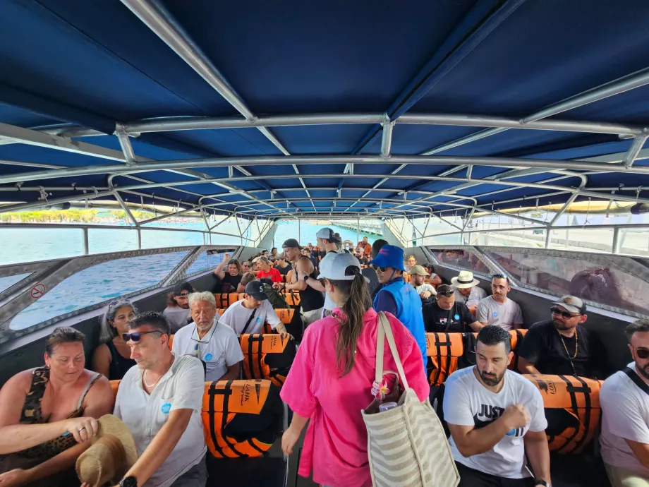 Всередині швидкісного катера Кох-Пханган - Самуї