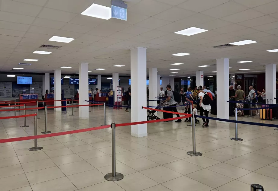 Стійки реєстрації, аеропорт Ріміні