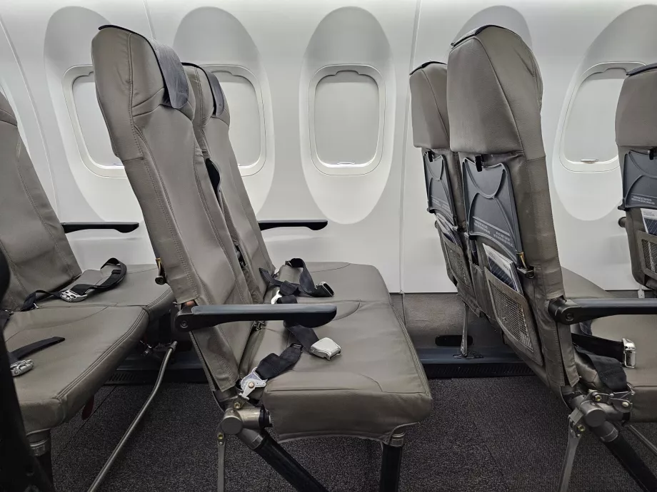 Простір для ніг, Porter Airlines