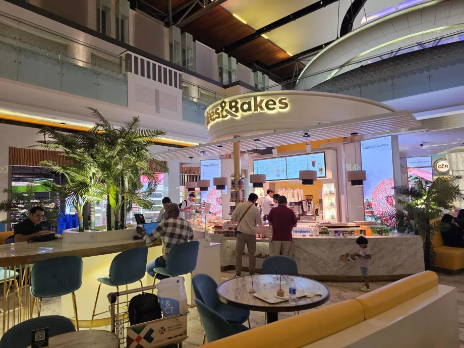 Кондитерська, транзитна зона