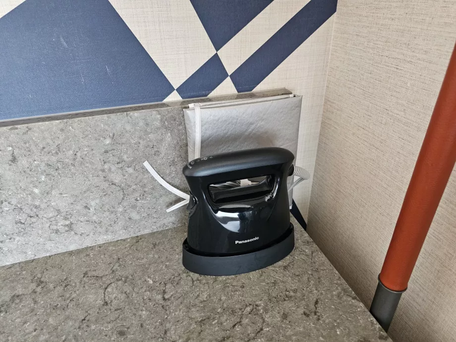 Праска в номері