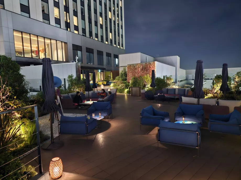 Відкрита тераса ресторану Gallery 11