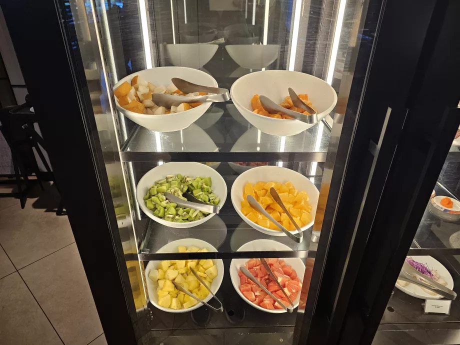 Сніданок - фрукти