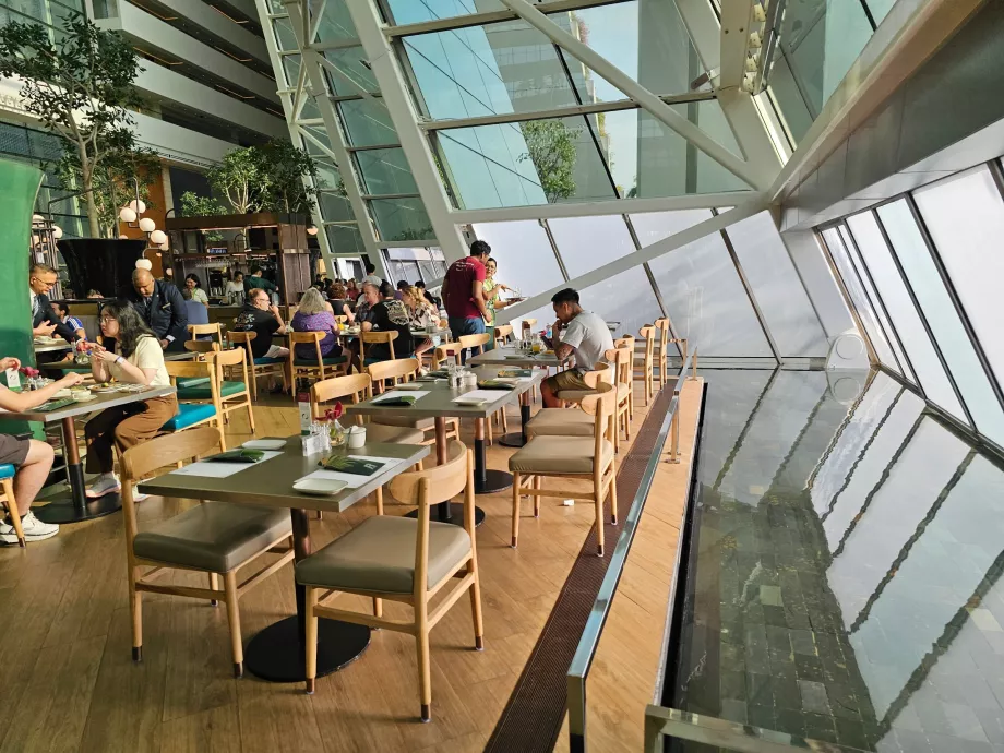 Сніданок у ресторані Rise