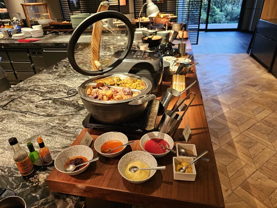 Сніданок - гарячі страви