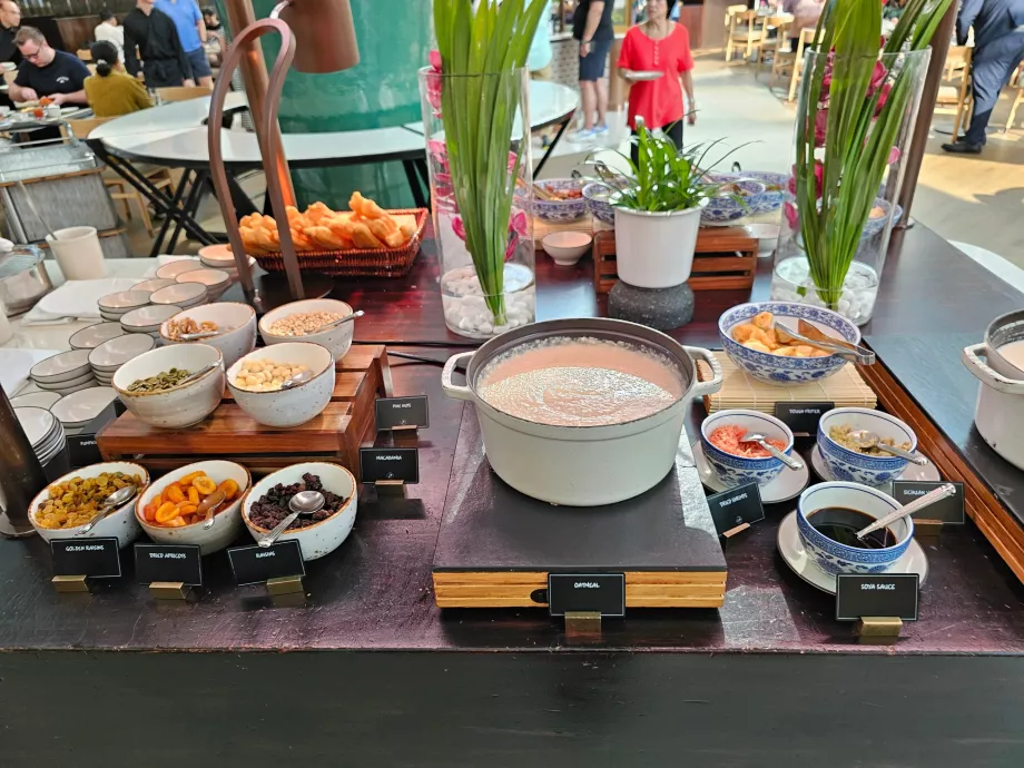 Сніданок у ресторані Rise