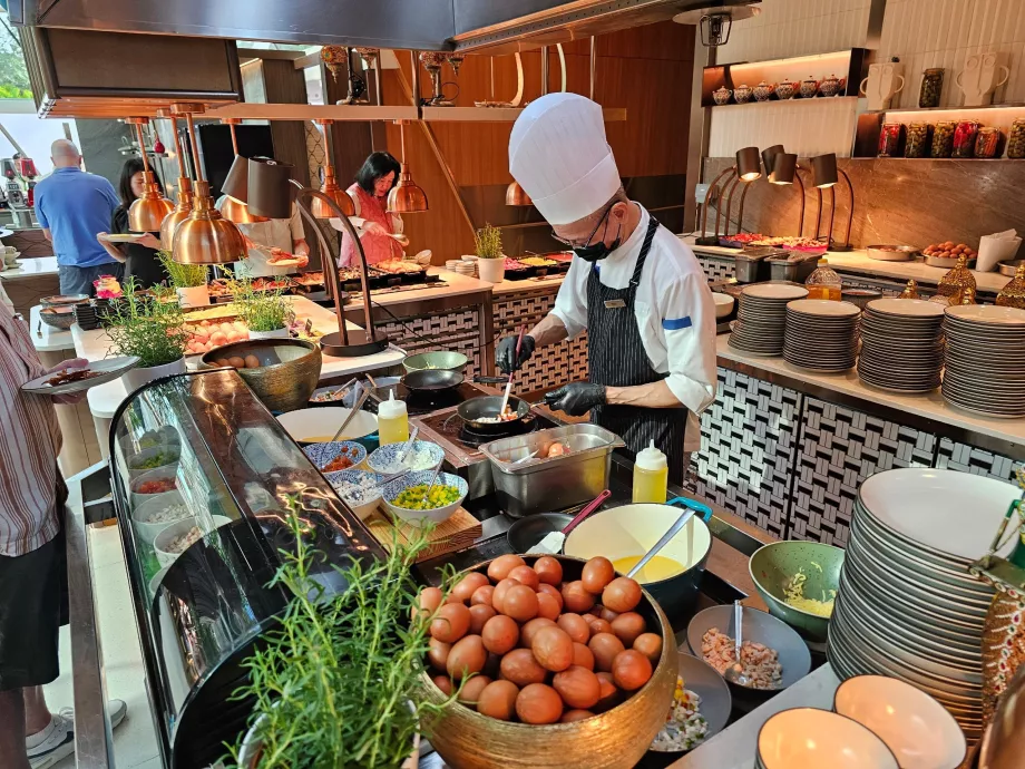 Сніданок у ресторані Rise