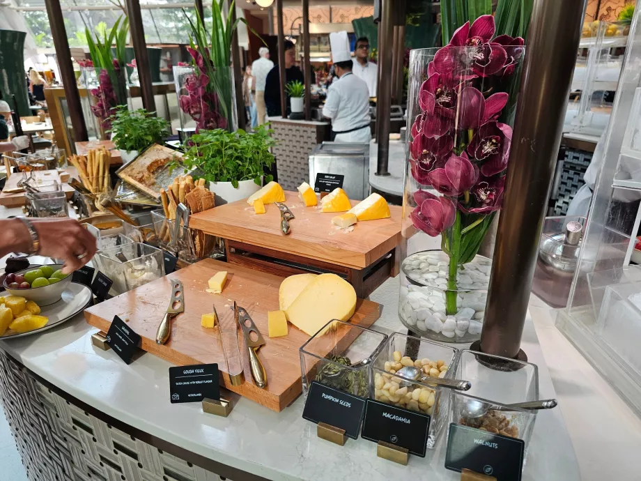 Сніданок у ресторані Rise