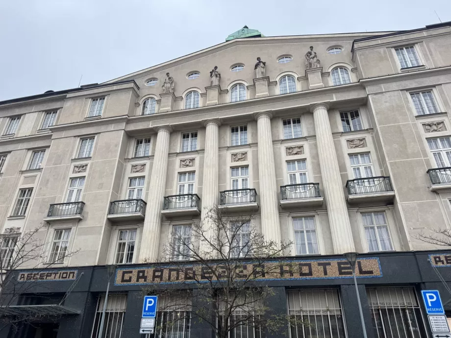 Будівля готелю