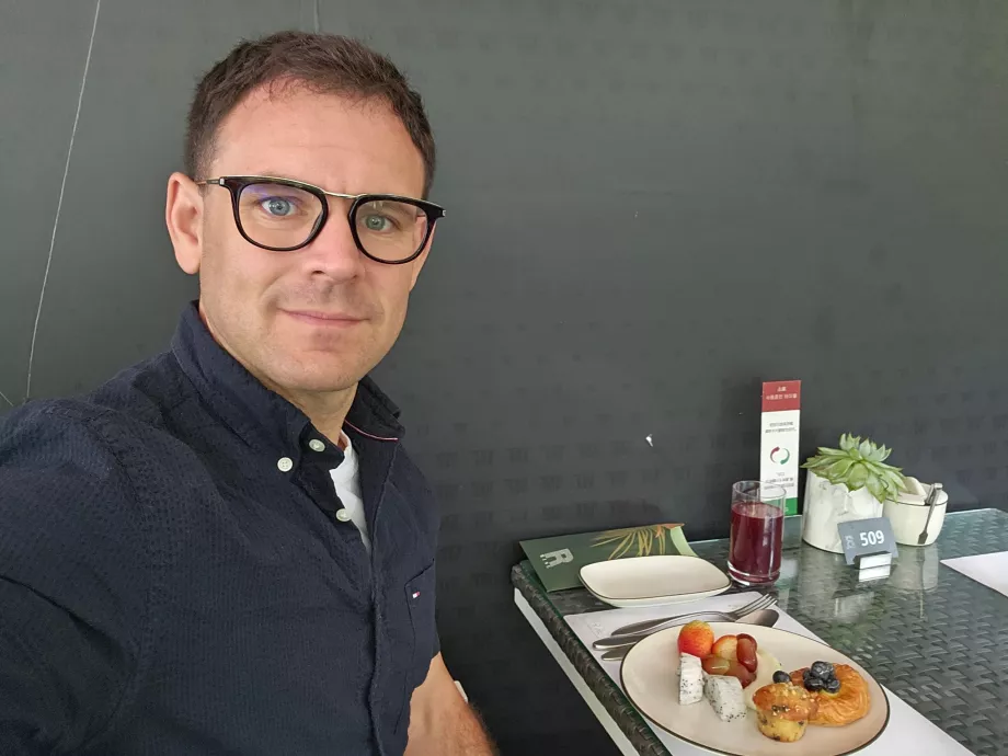 Сніданок у ресторані Rise