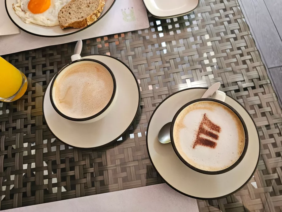 Сніданок у ресторані Rise