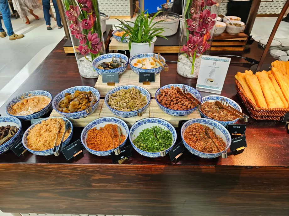 Сніданок у ресторані Rise