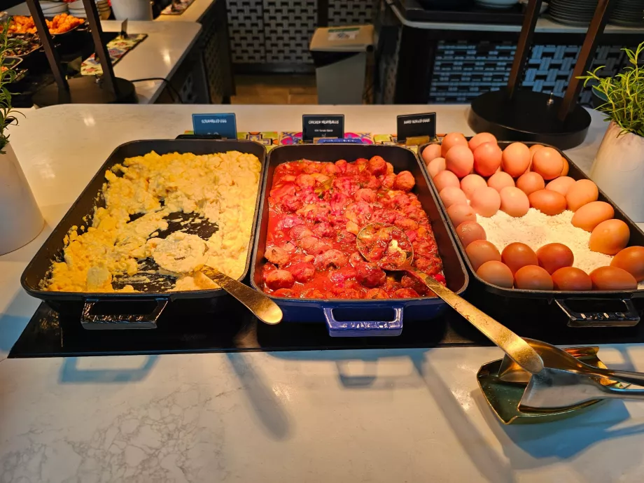 Сніданок у ресторані Rise