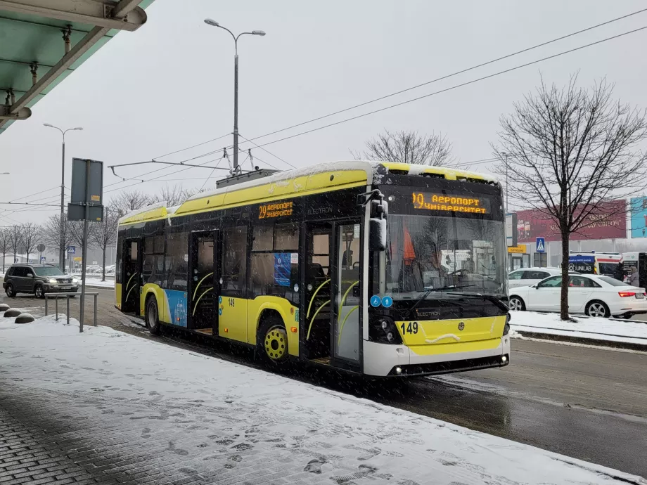 Тролейбус 29 в аеропорту