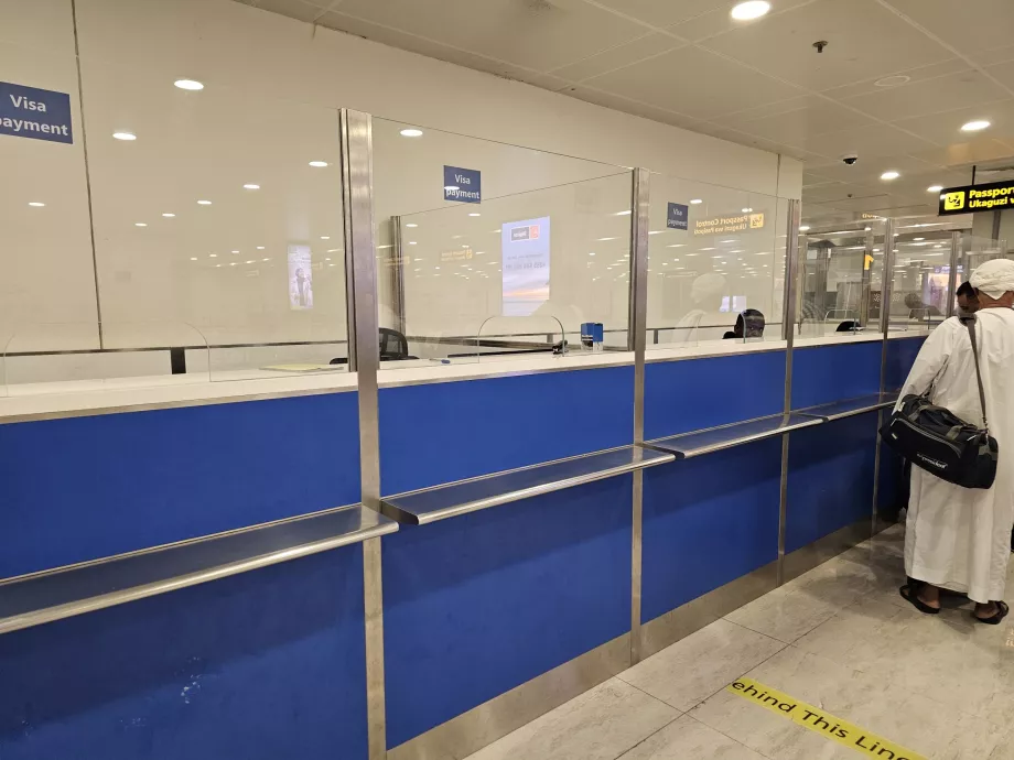 Бар'єри для оплати візових зборів по прибуттю
