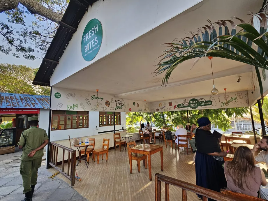 Прохолодні напої в Терміналі 2