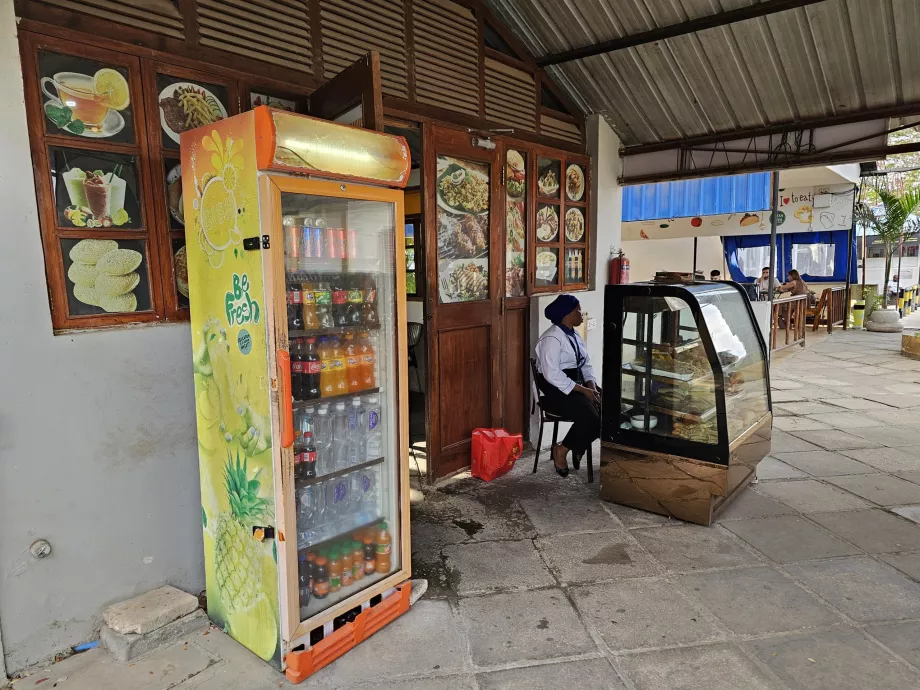 Прохолодні напої в Терміналі 2