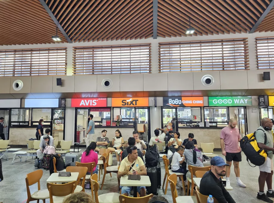 Наземний транспортний термінал