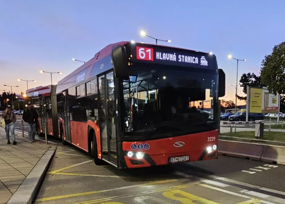 Автобус 61 до аеропорту