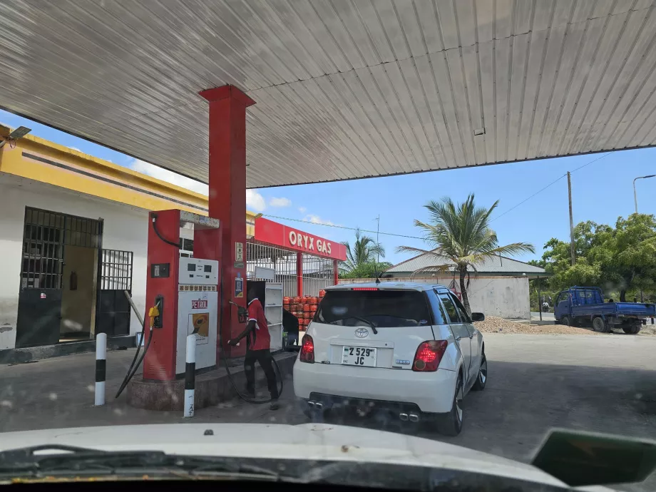 Насосна станція з оператором