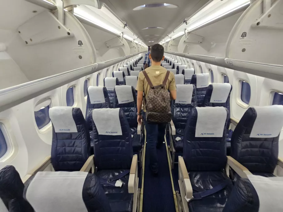 Кабіна літака Bomardier Dash 400