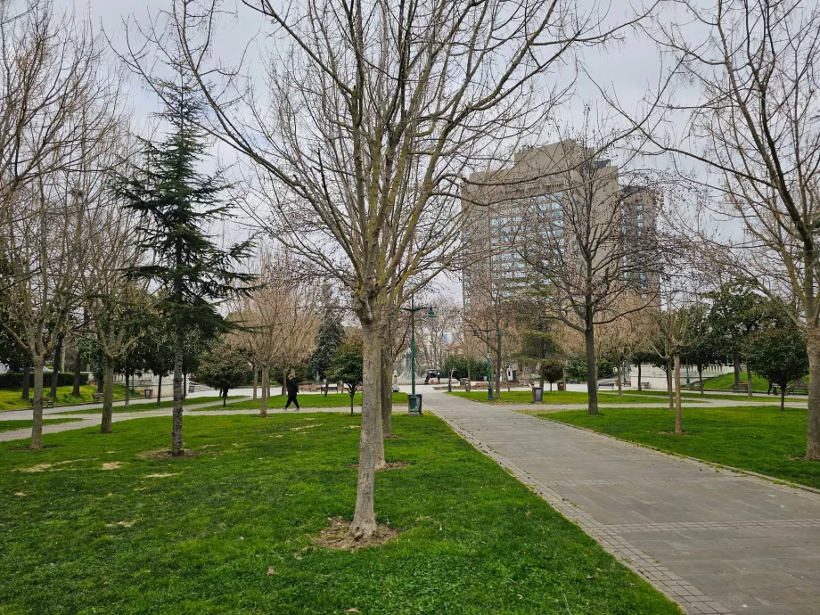 Парк на площі Таксім