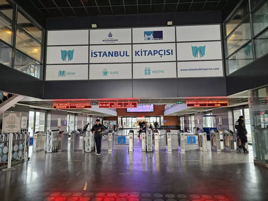 Поромний порт Каракей